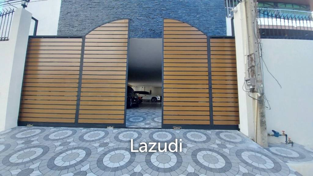 South Pattaya Large 3 Beds Apartment for Rent