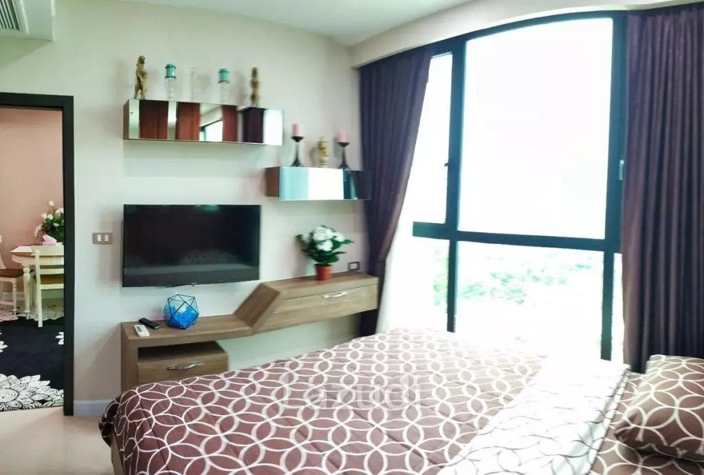 2 Bed 2 Bath 53 SQ.M  Dusit Grand Condo View