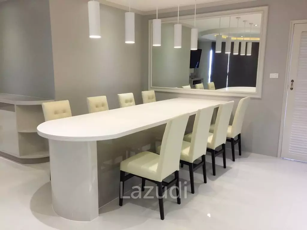 3 Bed 2 Bath 174 SQ.M Park Beach Condominium