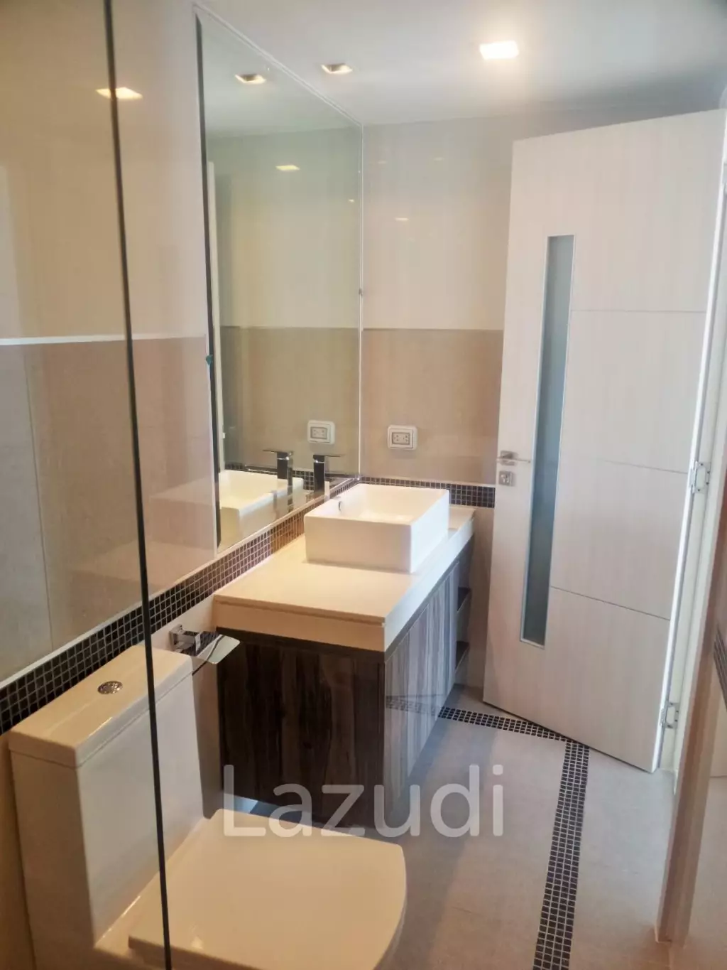1 Bed 1 Bath 65 SQ.M  Wong Amat Tower
