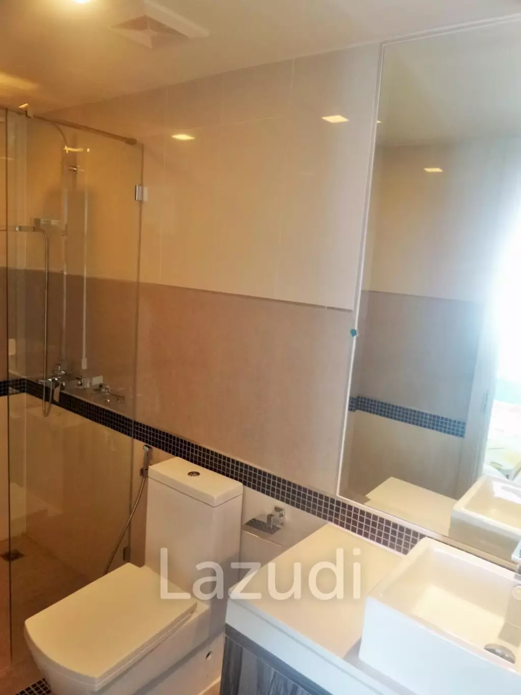 1 Bed 1 Bath 65 SQ.M  Wong Amat Tower