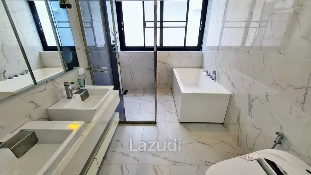 8 bed Luxury Pool Villa for Sale Jomtien Pattaya