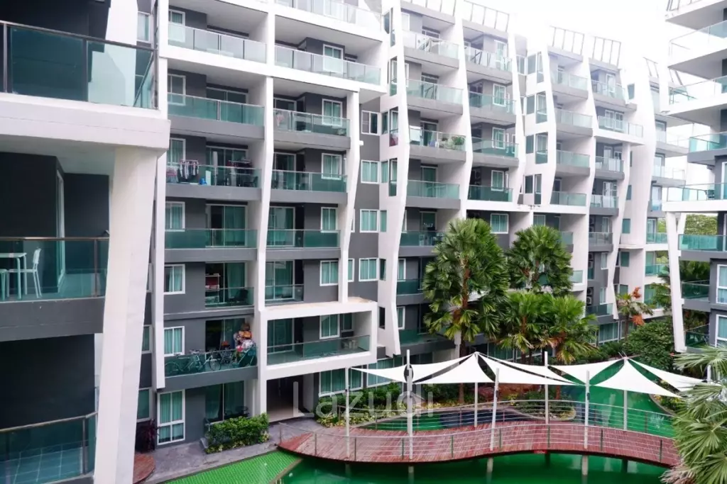 1 Bed 1 Bath 37 SQ.M The Feelture Condominium