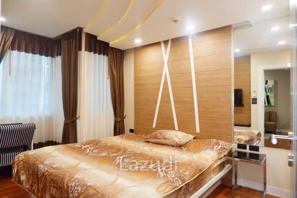 1 Bed 1 Bath 37 SQ.M The Feelture Condominium
