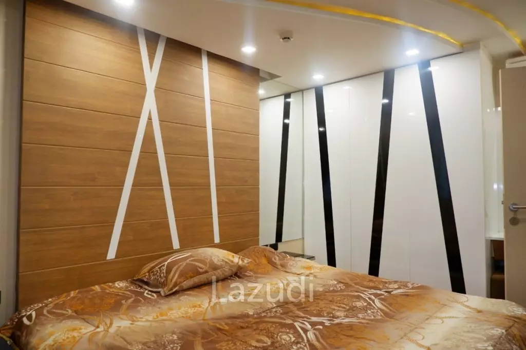 1 Bed 1 Bath 37 SQ.M The Feelture Condominium