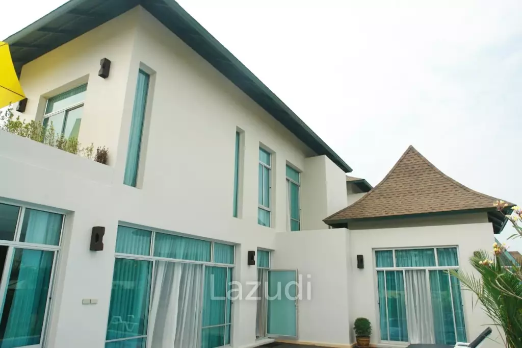 2 Storeys Village House for Sale in Jomtien