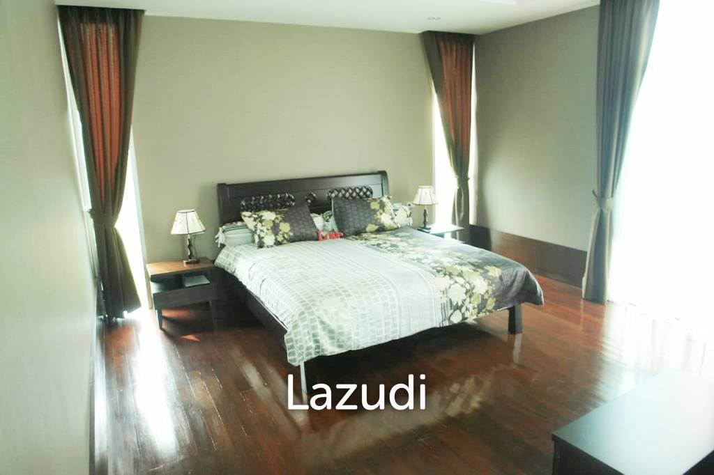 2 Storeys Village House for Sale in Jomtien