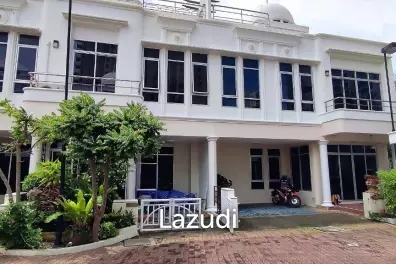 3 Storey House for Sale in Wong Amat Pattaya