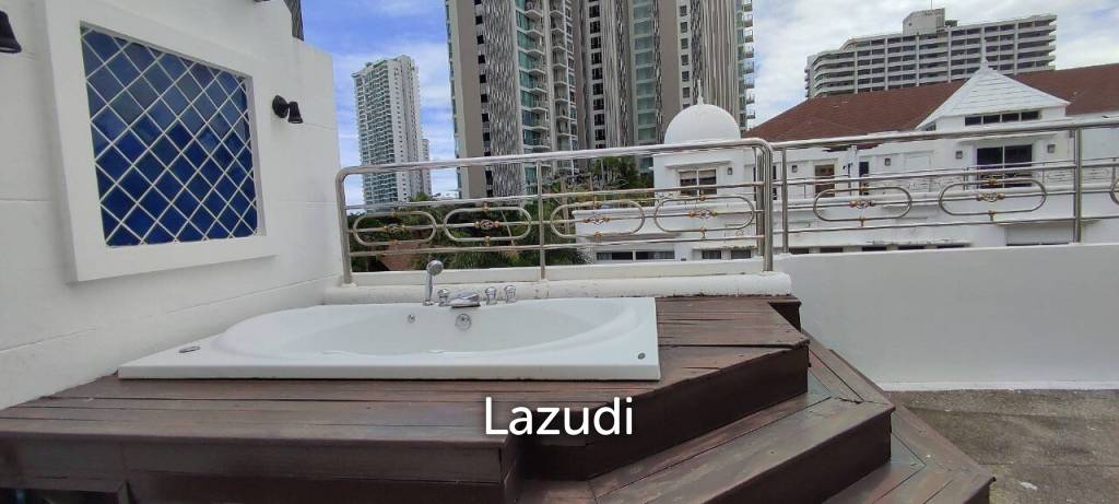 3 Storey House for Sale in Wong Amat Pattaya