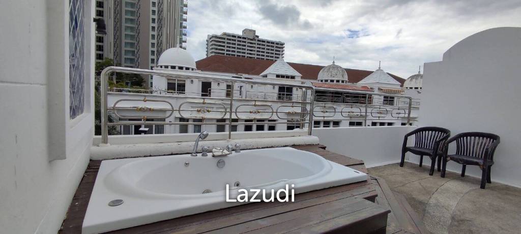 3 Storey House for Sale in Wong Amat Pattaya