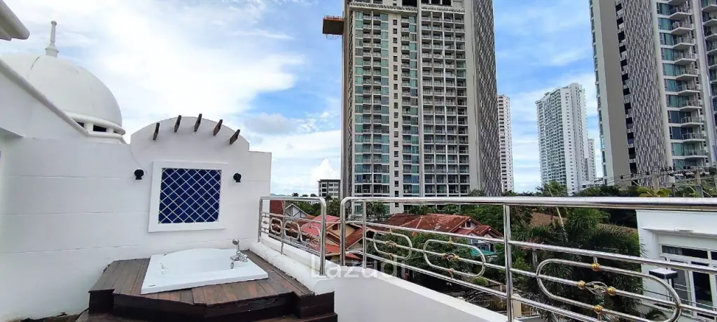 3 Storey House for Sale in Wong Amat Pattaya