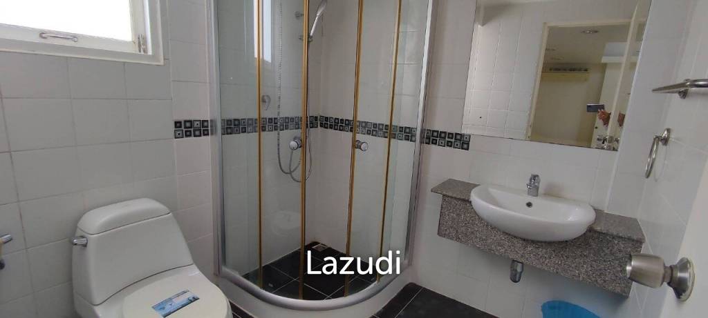 3 Storey House for Sale in Wong Amat Pattaya