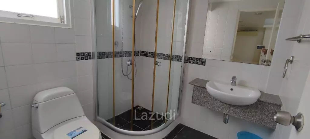 3 Storey House for Sale in Wong Amat Pattaya