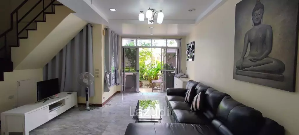 3 Storey House for Sale in Wong Amat Pattaya