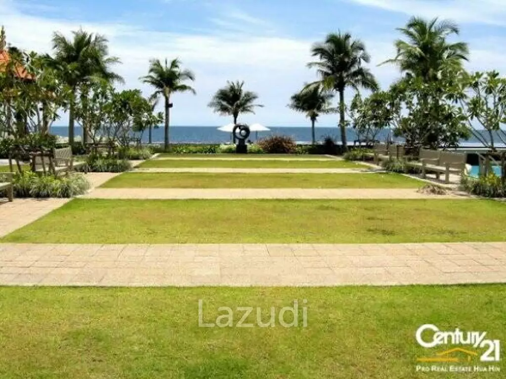 DUPLEX 1 BEDROOM BEACHFRONT CONDO