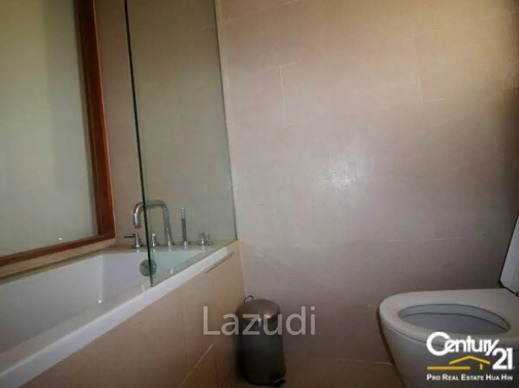 DUPLEX 1 BEDROOM BEACHFRONT CONDO
