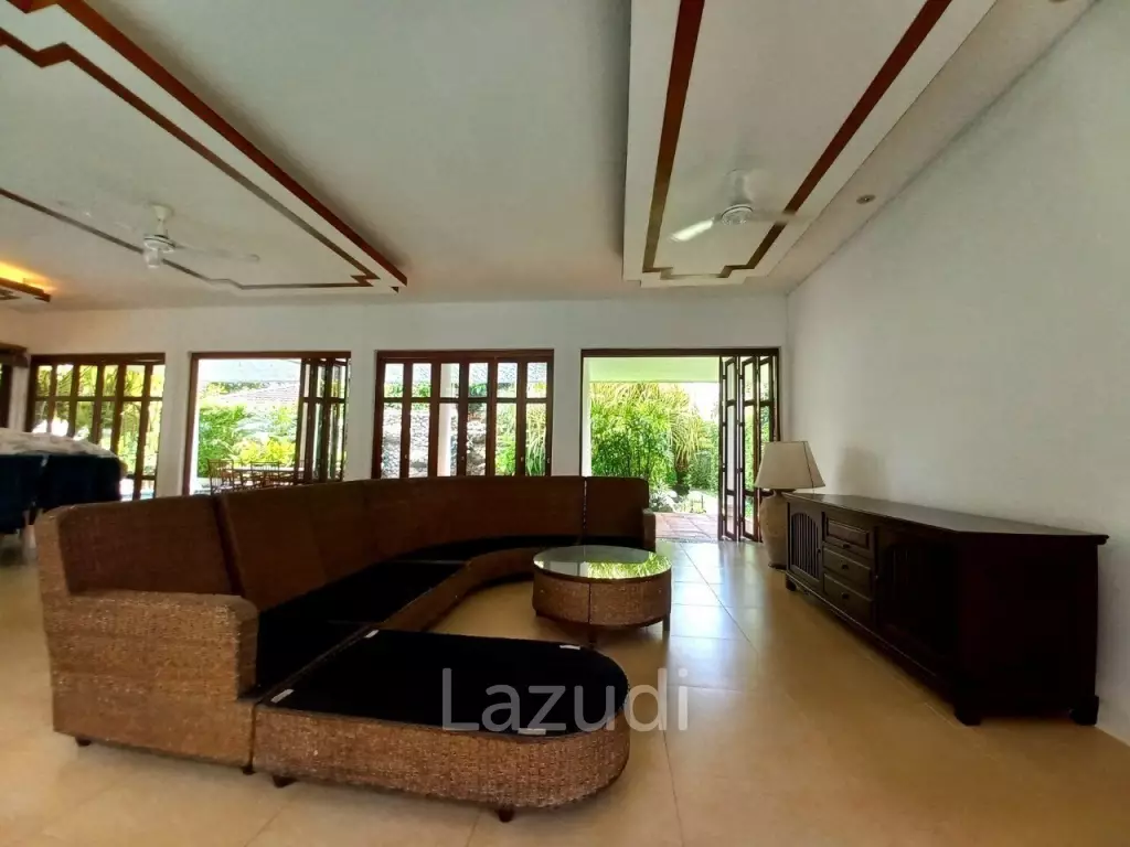 4 Beds Pool Villa House for Sale in Jomtien