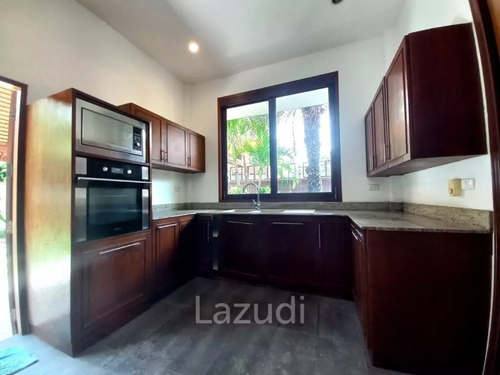 4 Beds Pool Villa House for Sale in Jomtien