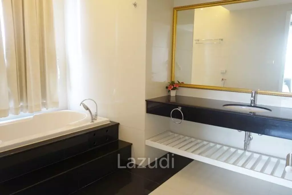 La Royale Beach Condo for Sale in Na Jomtien