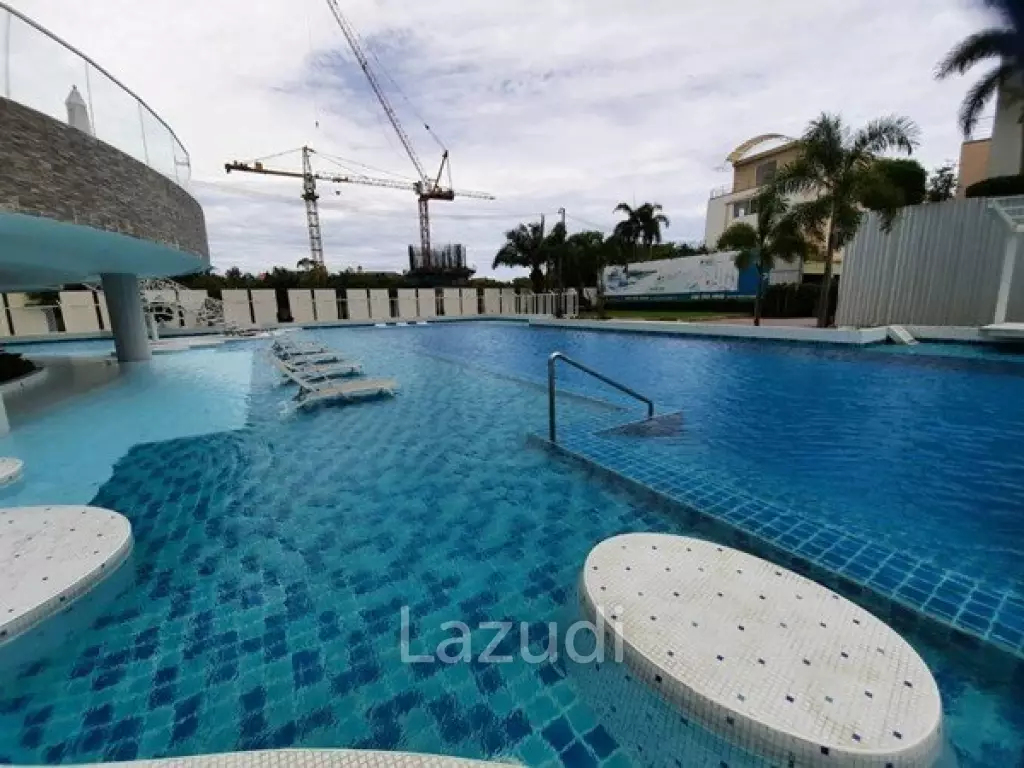 Spacious Condo for Sale in Na Jomtien