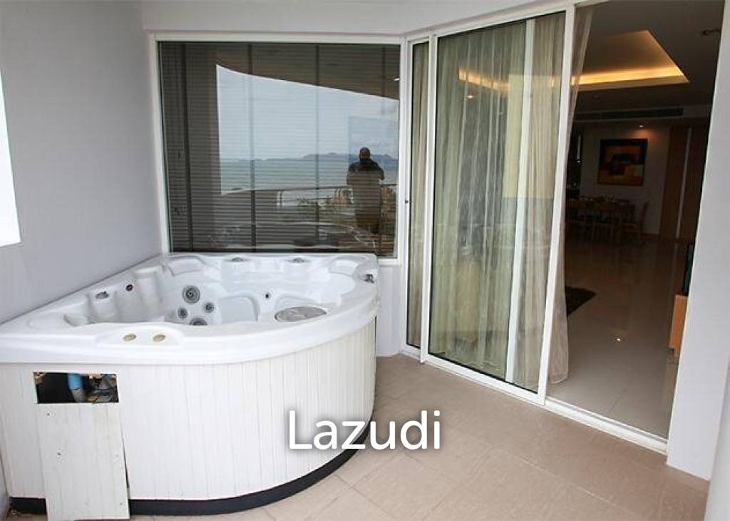 Spacious Condo for Sale in Na Jomtien