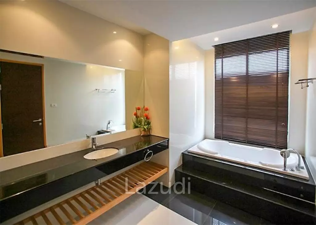 Spacious Condo for Sale in Na Jomtien