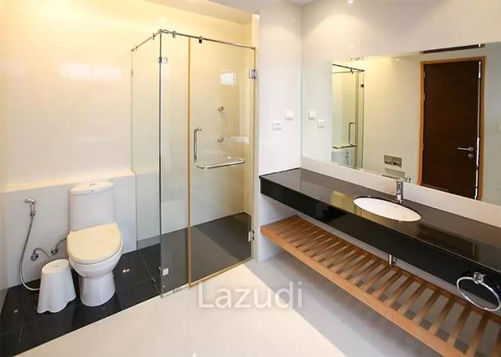 Spacious Condo for Sale in Na Jomtien