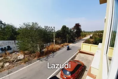 Large Shophouse for Sale in Pattaya
