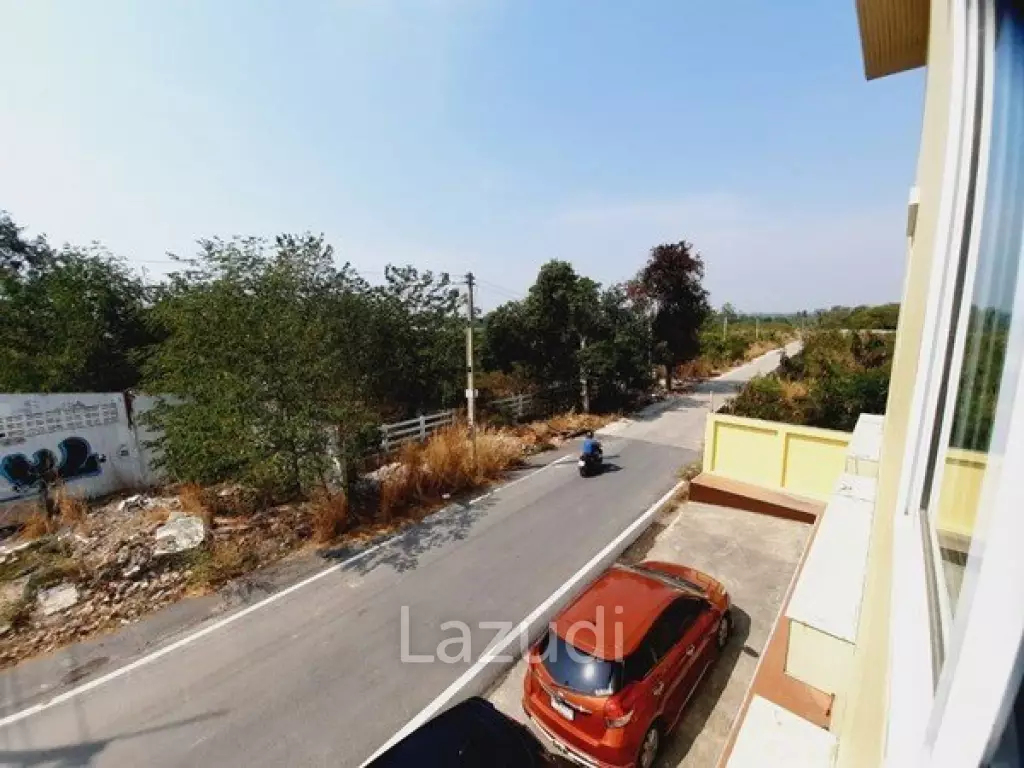 Large Shophouse for Sale in Pattaya