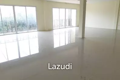 Large Shophouse for Sale in Pattaya