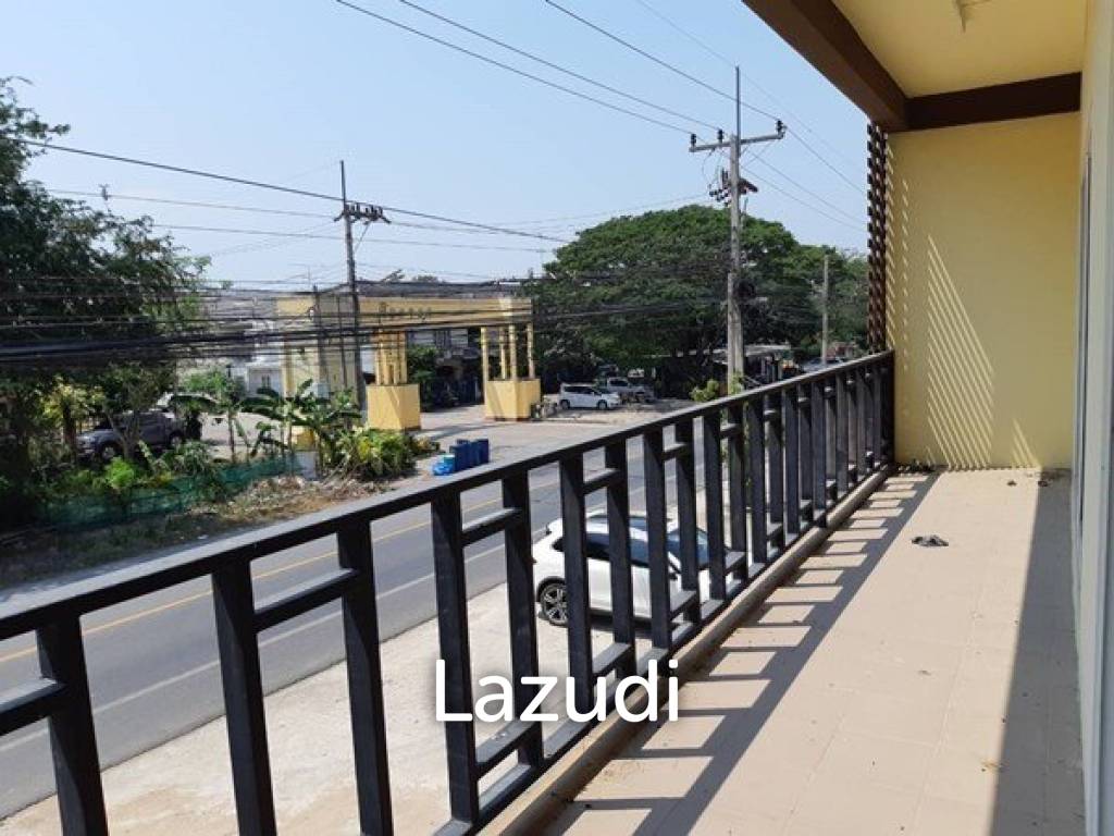Large Shophouse for Sale in Pattaya