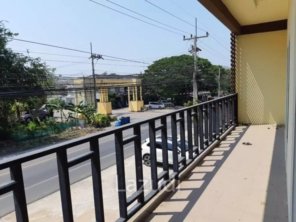 Large Shophouse for Sale in Pattaya