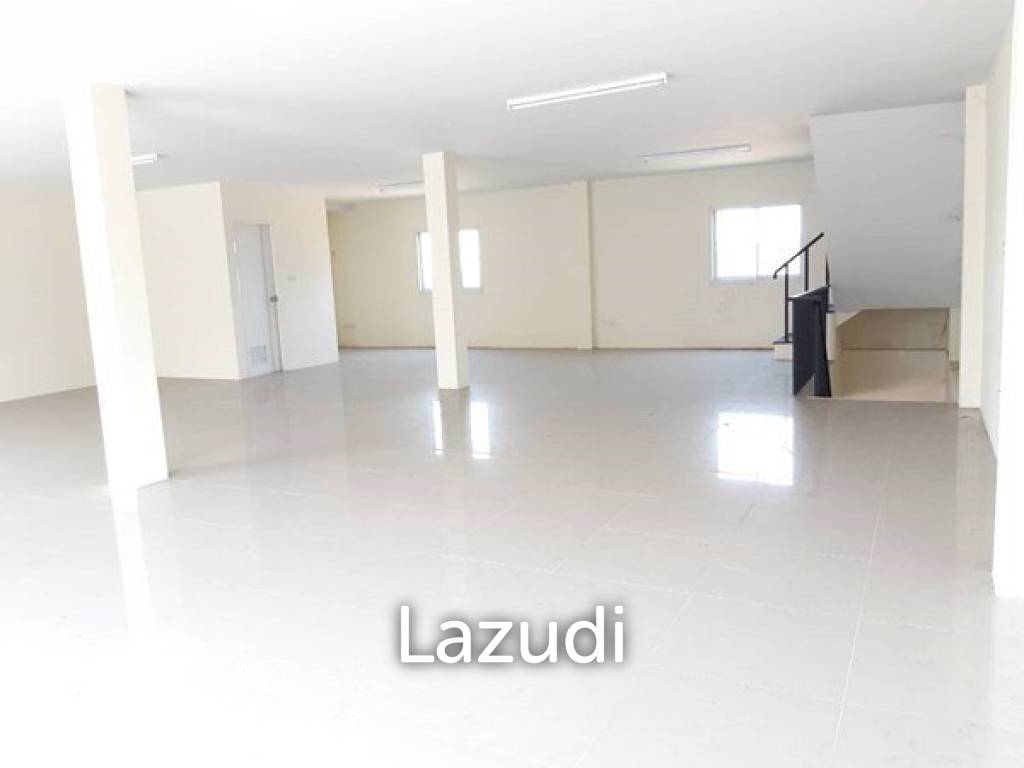 Large Shophouse for Sale in Pattaya