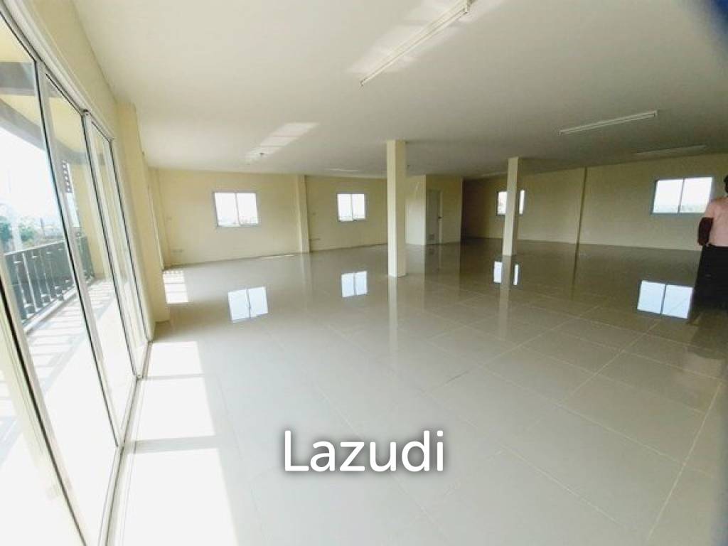 Large Shophouse for Sale in Pattaya