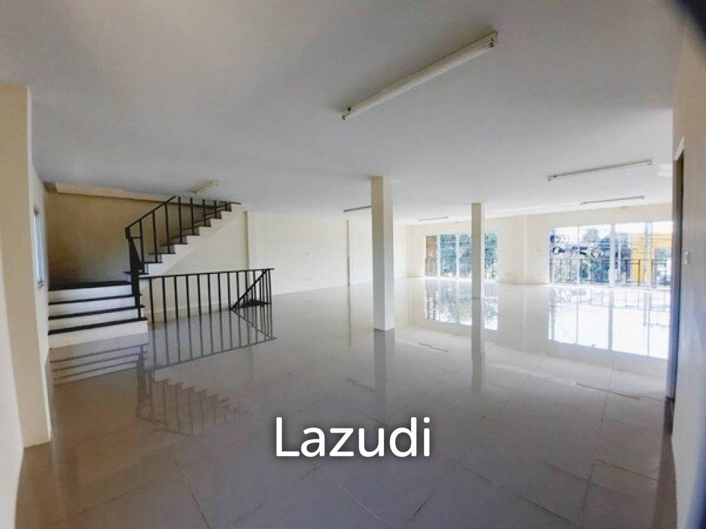 Large Shophouse for Sale in Pattaya