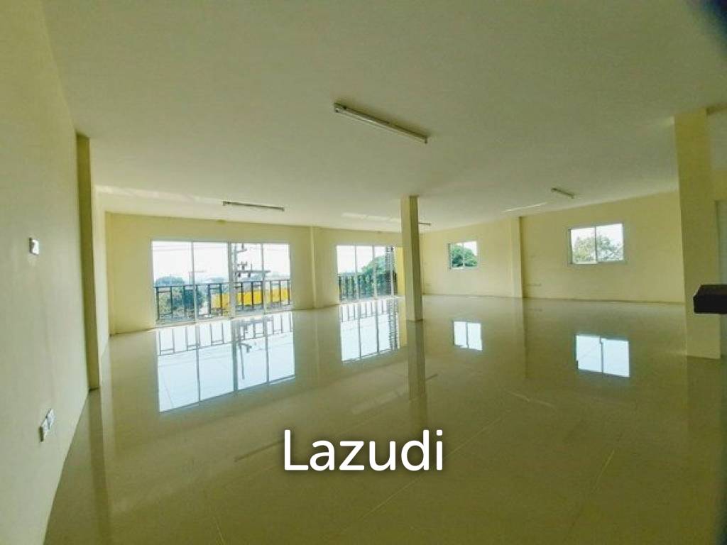 Large Shophouse for Sale in Pattaya