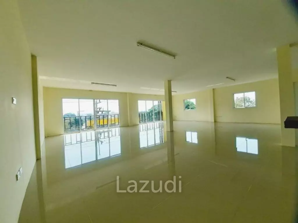 Large Shophouse for Sale in Pattaya