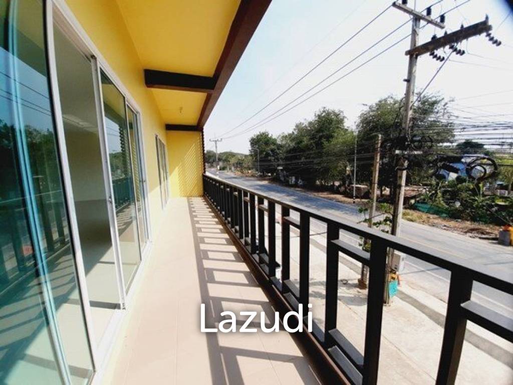 Large Shophouse for Sale in Pattaya