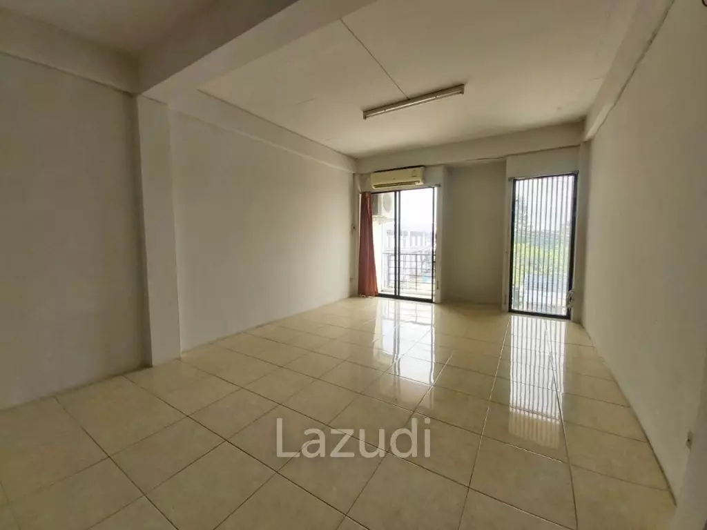 Unfurnished Shophouse with 3 Stories for Sale