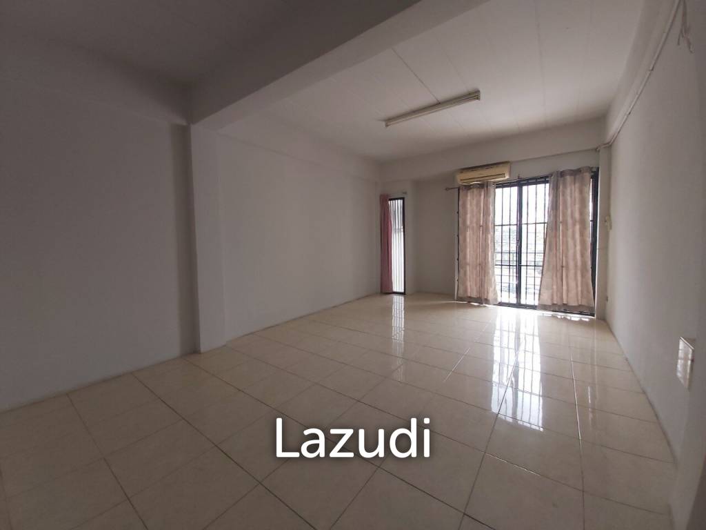 Unfurnished Shophouse with 3 Stories for Sale