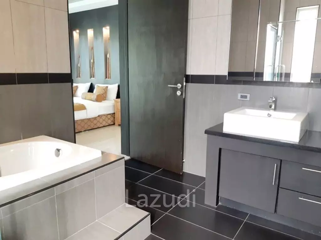 Marbprachan Villa for Sale in East Pattaya