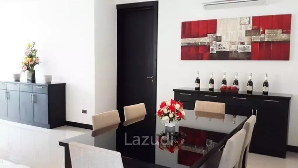 Modern Pool Villa for Sale in East Pattaya