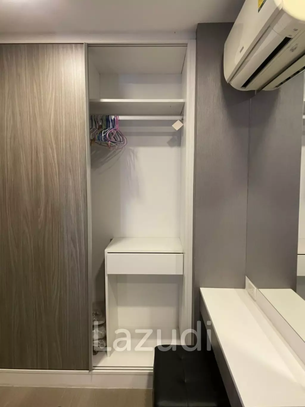 2 Bed 2 Bath 62 SQ.M Dazzle Sukhumvit 7