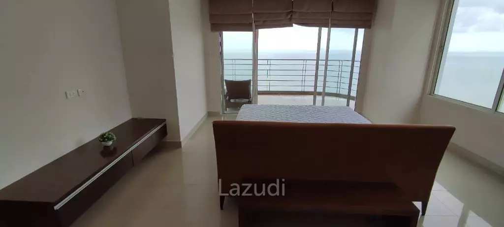 Large Unit Condo Residence @ Dream for Sale