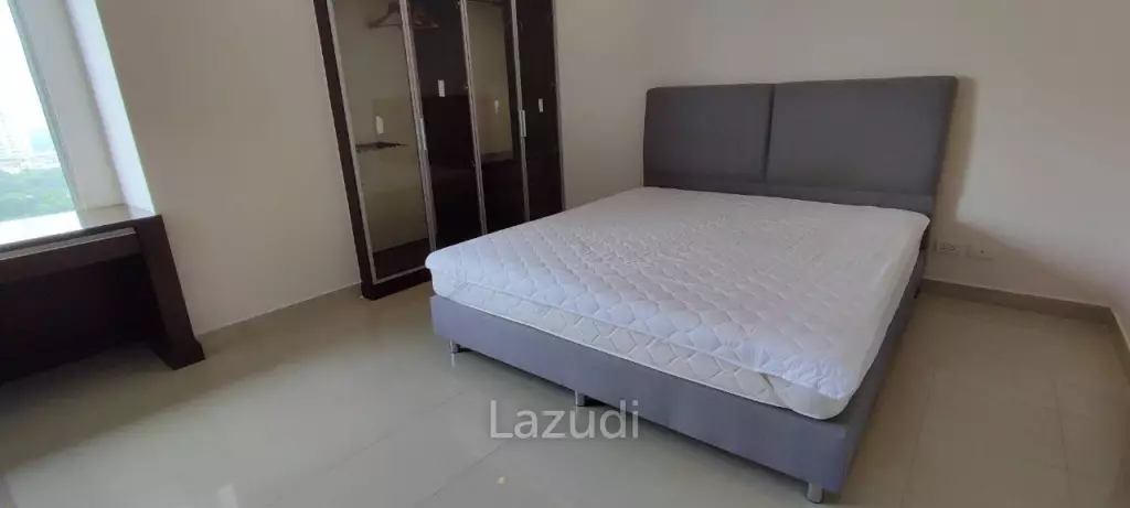Large Unit Condo Residence @ Dream for Sale