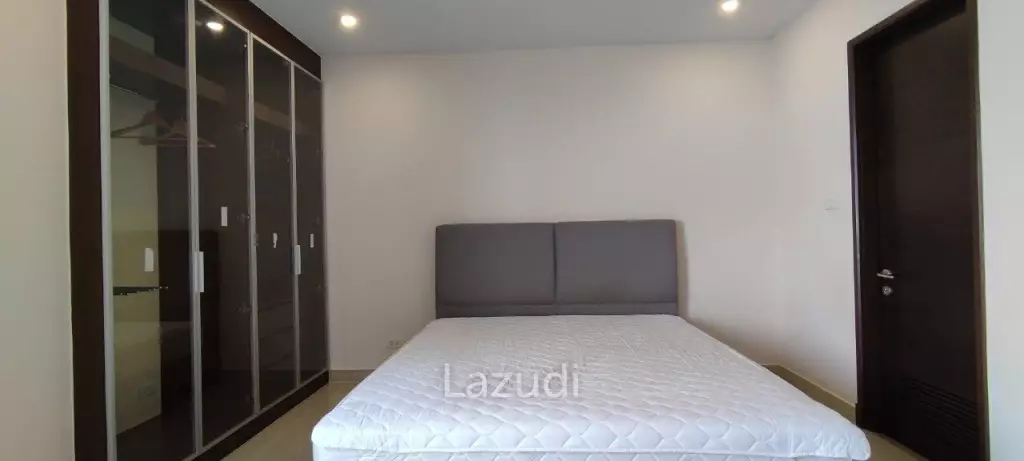 Large Unit Condo Residence @ Dream for Sale