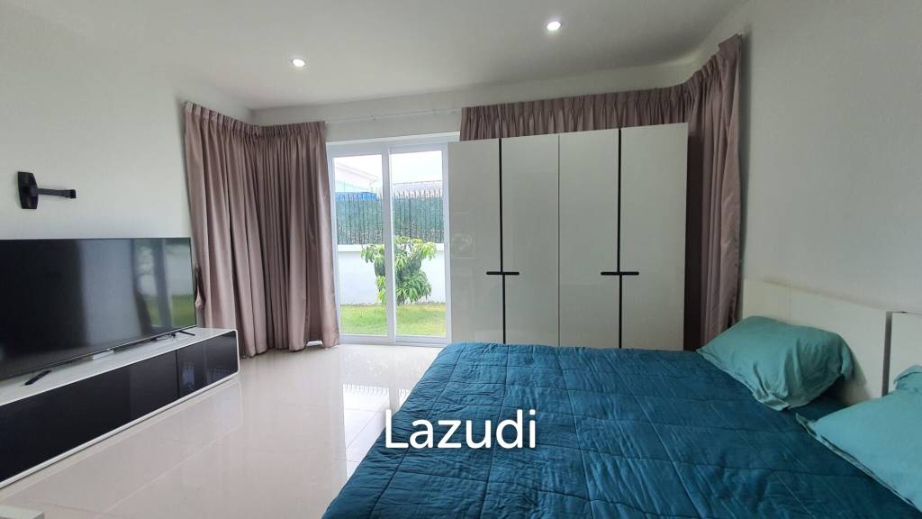 Contemporary House for Sale in Na Jomtien