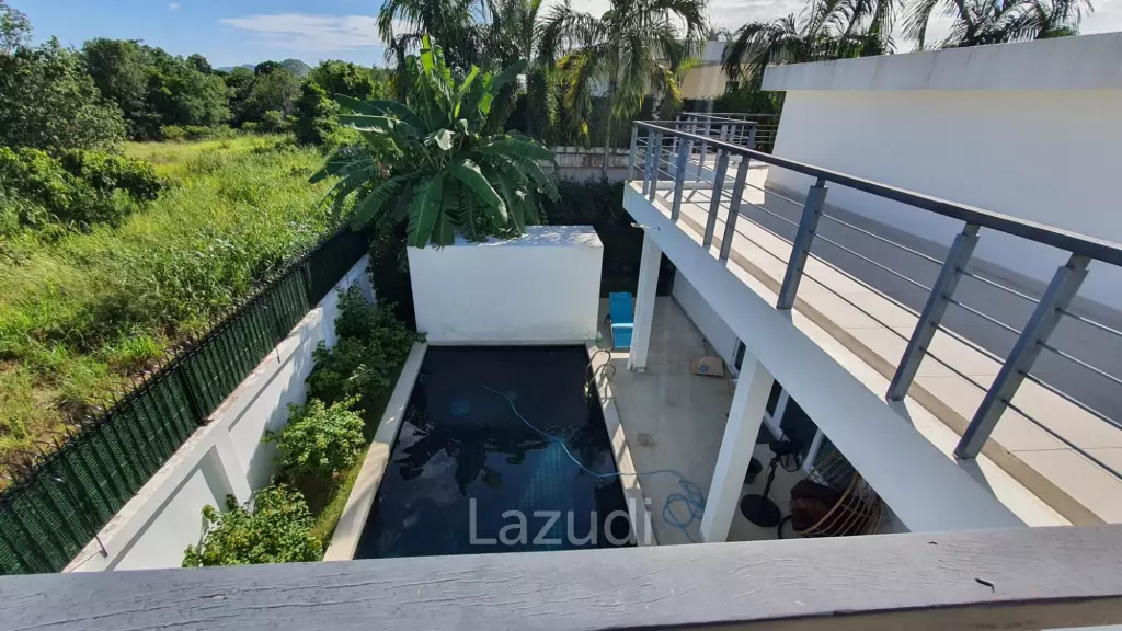 Contemporary House for Sale in Na Jomtien