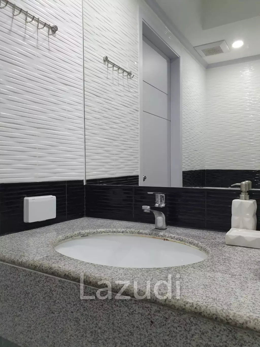 Studio Oriental Tropical Pattaya Condo for Sale