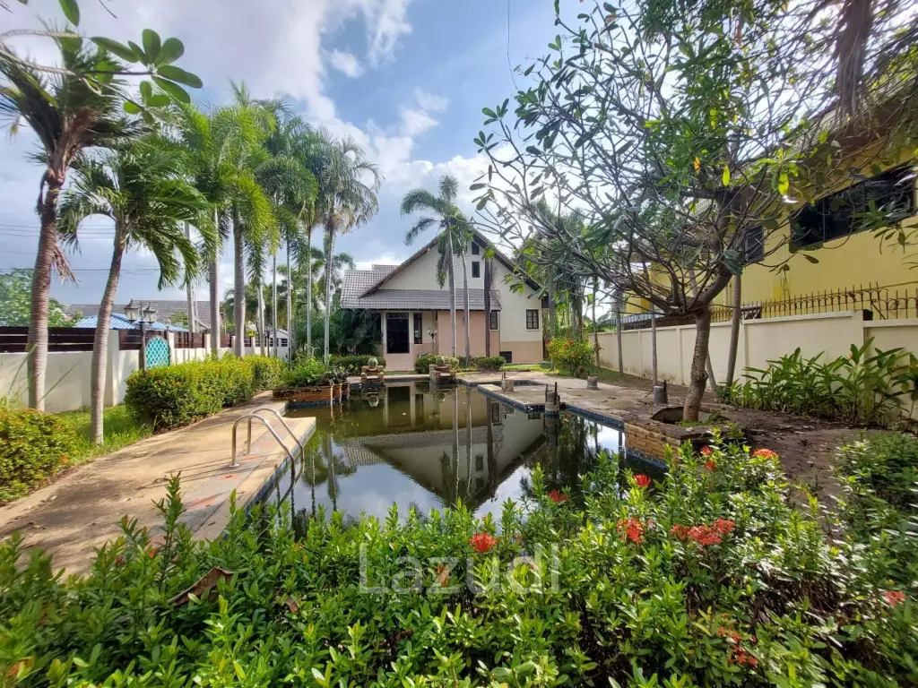 Large 2Storey house with 4 Bedrooms for Sale
